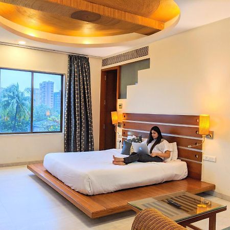 Hotel Jewel Of Chembur Mumbai Bagian luar foto