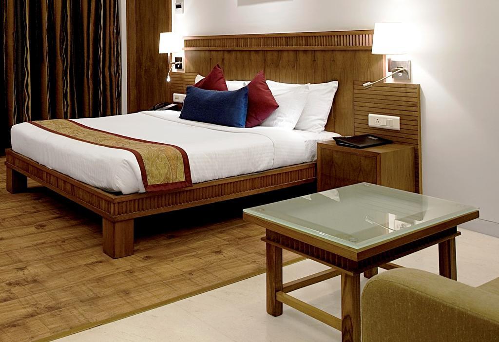 Hotel Jewel Of Chembur Mumbai Bagian luar foto